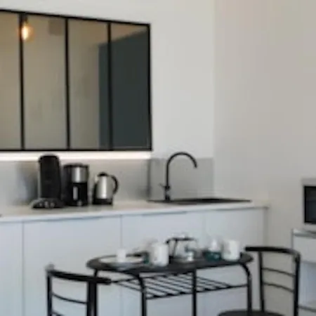 La Caravelle Apartment *