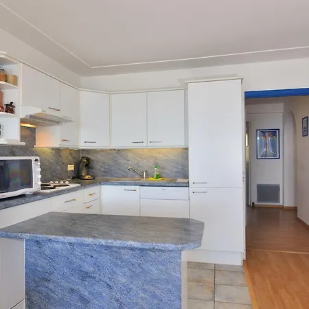 La Caravelle Apartment *